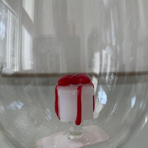 Set of 2 Holiday Stemless Wine Glasses with Red & White Gift Box Inside NEW - Picture 3 of 10